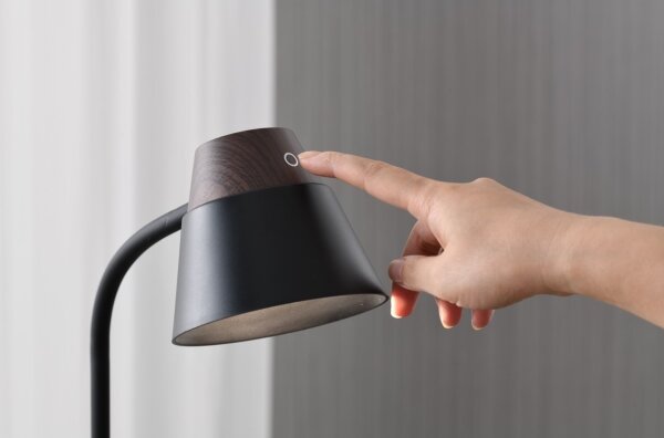 Immax 08999L - Lampada da tavolo LED+CCT dimmerabile con ricarica wireless Qi IDEAL LED/8W/230V, marrone