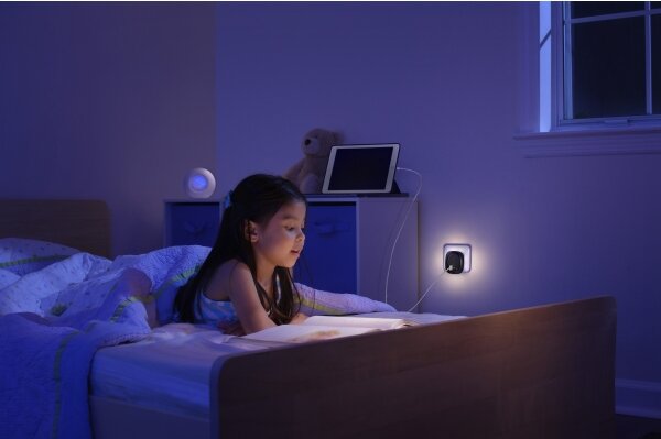 Osram - Lampada notturna LED da spina con sensore e porta USB LUNETTA LED/12,5W/230V