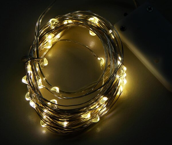 Catena luminosa a filo LED McShine "Micro", 50 LED, bianco caldo, funzionamento a batteria