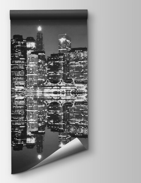 Carta da parati Lo skyline della città di notte con le luci che si riflettono sull'acqua, Carta da parati Architettura, Carta da parati popolare, u56970 - Tapeko.it