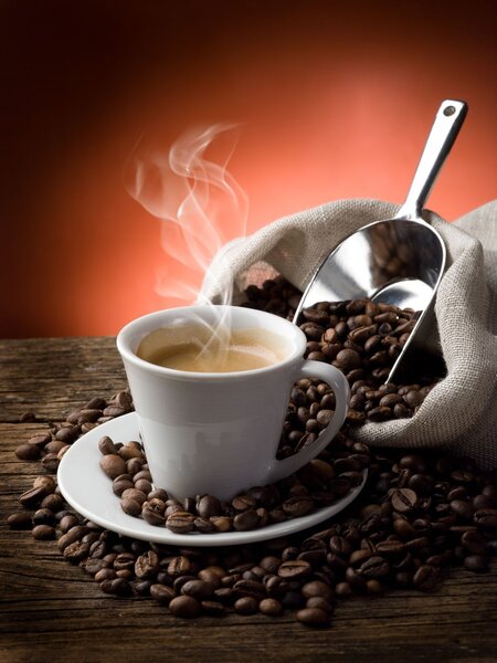 Carta da parati Tazza di caffè con vapore e chicchi di caffè, Carta da parati Cibo e bevande, Carta da parati popolare, u64903 - Tapeko.it