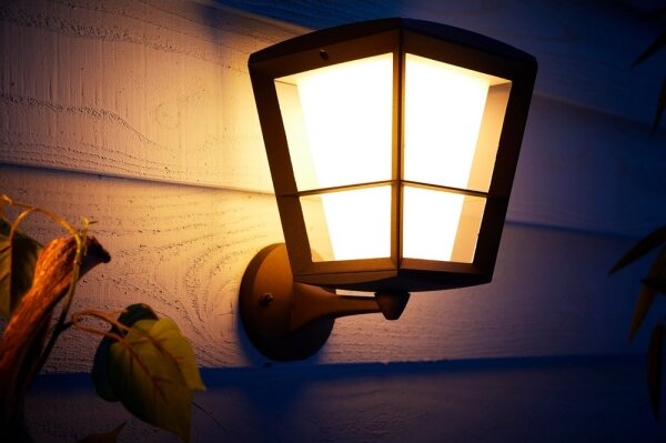 Philips 17439/30/P7 Hue ECONIC LED RGBW esterno 15W 230V IP44