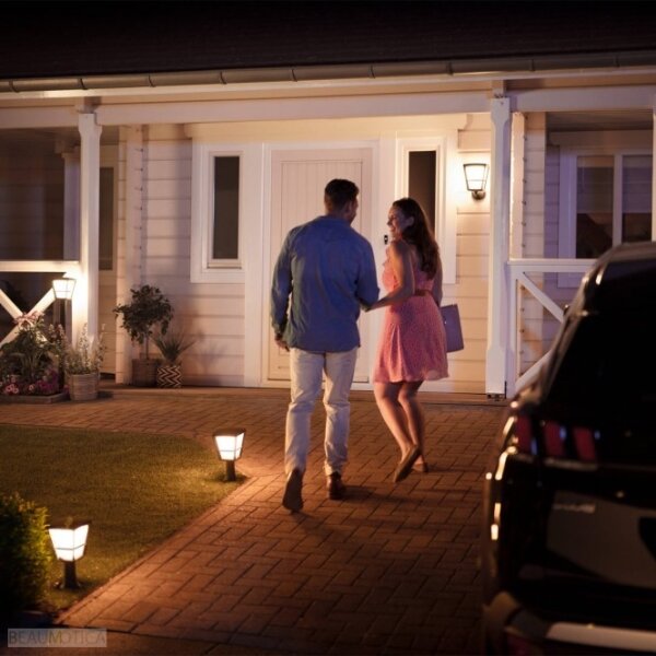 Philips 17439/30/P7 Hue ECONIC LED RGBW esterno 15W 230V IP44