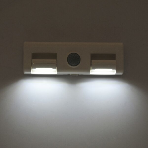 Applique a LED con sensore LED/3xAAA/4,5V