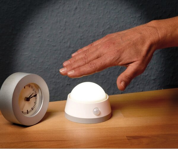 Brennenstuhl - Lampada LED orientativa con sensore movimento LED/3xAA 3000K