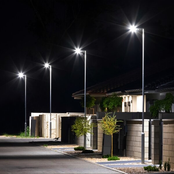Lampione solare a LED VIA 200W/20000 mAh 3,2V 6000K IP54 + telecomando