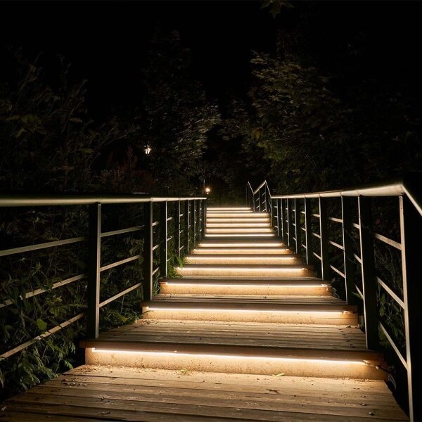 LED Striscia solare dimmerabile LED/1,2W/3,7V 3000K IP67 5m