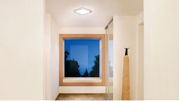 Steinel 052539 - Plafoniera LED con sensore LED/9,5W/230V