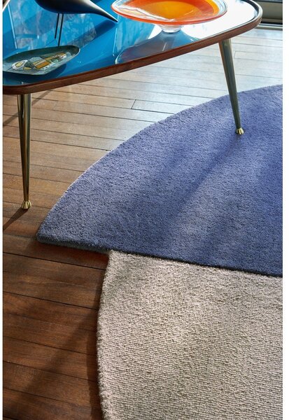 Tappeto rotondo blu in lana tessuto a mano ø 150 cm Mia Segment – Flair Rugs