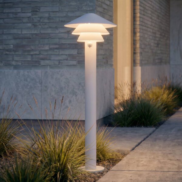 Lampione a LED Lucande Montaro, 110 cm, bianco, con sensore Montaro, Bianco / Opale, Alluminio, Moderno