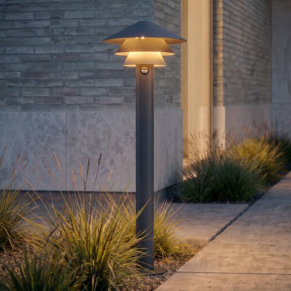 Lampione a LED Lucande Montaro, 110 cm, antracite, con sensore Montaro, Nero, Alluminio, Moderno