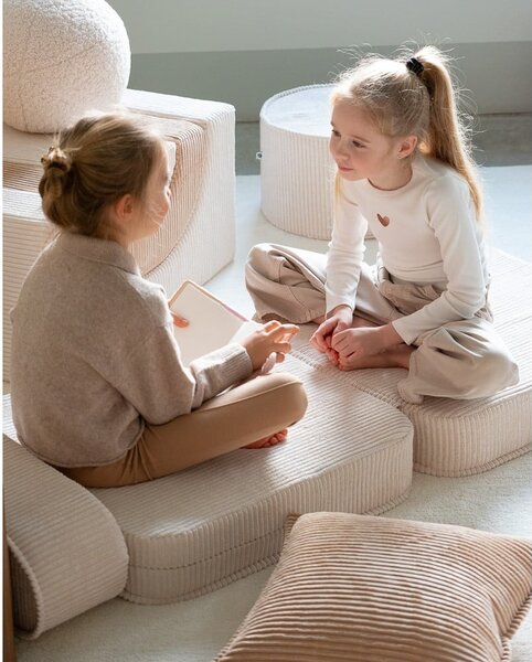 Poltrona per bambini color crema con rivestimento in velluto a coste Flip – Wigiwama
