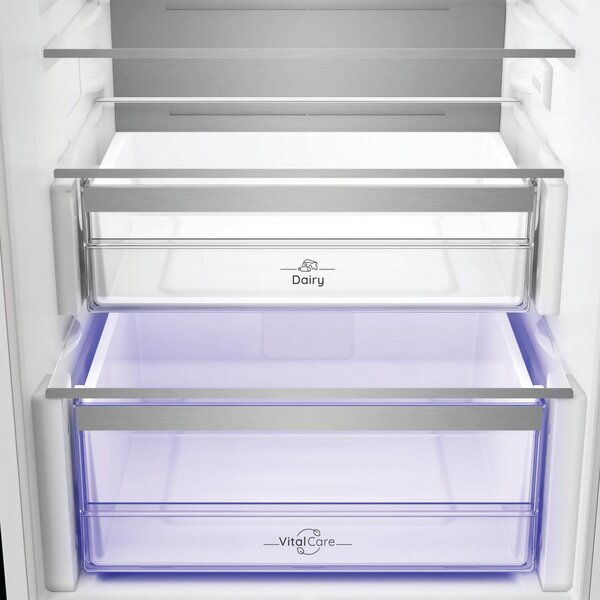 Hotpoint Ariston Frigorifero da Incasso Combinato Capacit 270 Litri Classe energetica E Raffreddamento No Frost colore Metallico - HPK2 5292 B4E1