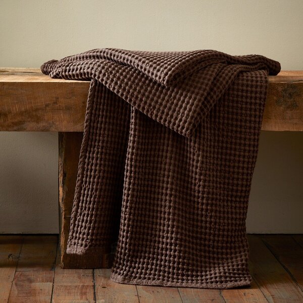 Coperta marrone scuro in cotone 150x200 cm Jaipur Chunky Waffle – Pineapple Elephant