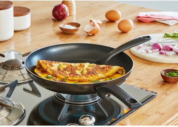 Padella con superficie antiaderente ø 28 cm Simply Clean Red B5670653 – Tefal