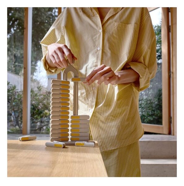 Joseph Joseph PegStore Set di 30 Mollette per Bucato con Supporto Dotato di Gancio