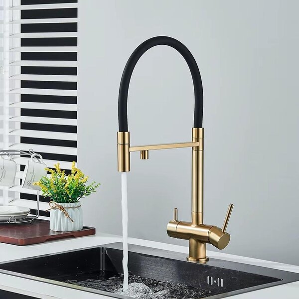 Rubinetto da cucina con filtro dell'acqua - modello dw85 - monocomando - acqua calda e fredda - erogatore estraibile - girevole a 360° - montaggio su piano di lavoro - finitura oro spazzolato