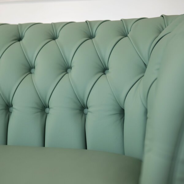 Divano Chesterfield Gabbiano in Pelle Primo Fiore Premium – Iconico, Finiture di Pregio