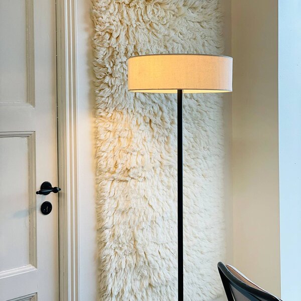 Dyberg Larsen Lampada da terra Calix, Nero, Soggiorno / Sala da pranzo, Metallo, Design, Lampada da terra