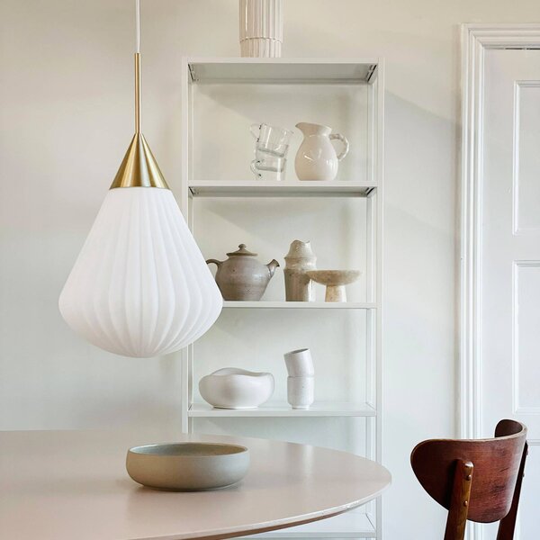Dyberg Larsen Lampada a sospensione Ballon, dimmerabile, Bianco / Opale, Soggiorno / Sala da pranzo, Vetro, Design, Lampada a sospensione