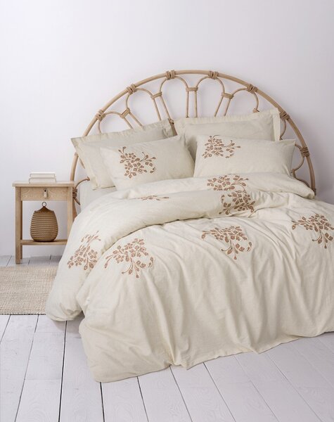 Catherine Lansfield Milo Bow King Set Copripiumino Bianco Con Fiocchi 3D - 220x230 Cm + 2 Federe 50x75 Cm, Misto Cotone - 4