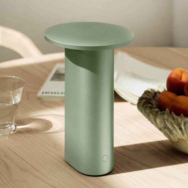 FRITZ HANSEN Lampada da tavolo a LED Solae, dimmerabile, Verde, Soggiorno / Sala da pranzo, Alluminio, Moderno, Lampada da tavolo LED