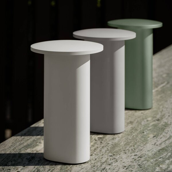 FRITZ HANSEN Lampada da tavolo a LED Solae, dimmerabile, Bianco / Opale, Soggiorno / Sala da pranzo, Alluminio, Moderno, Lampada da tavolo LED