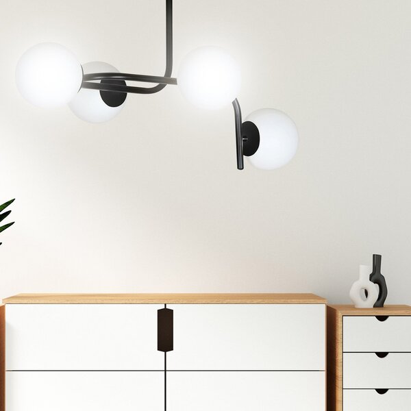 Lampadario 4 Luci Ramachandra Acciaio Nero A Bracci Curvi E Sfere Vetro Opalino