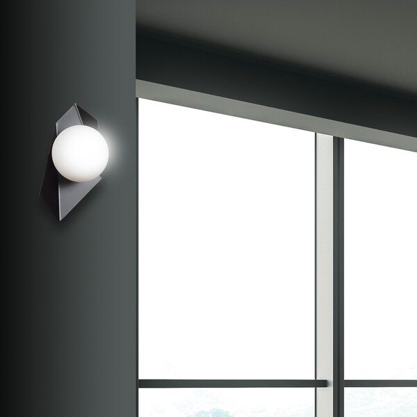 Applique Moderna 1 Luce Sharada In Acciaio Nero E Sfera Vetro Opalino