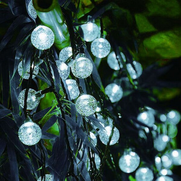 Catena decorata con 60 Perle a Led Bianco Freddo 9 metri cavo verde a batteria Wisdom