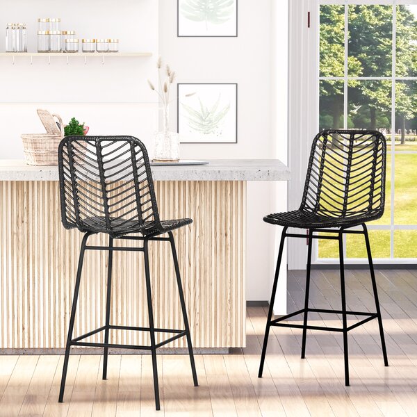 HOMCOM Set di 2 sgabelli da bar design bohémien altezza 66 cm con poggiapiedi in metallo e rattan PE - nero