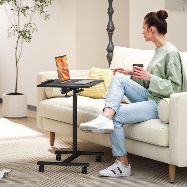 HOMCOM Tavolino da Divano Porta PC a Forma di C con Ruote Bloccabili e Piano Inclinabile, Nero | Aosom Italy