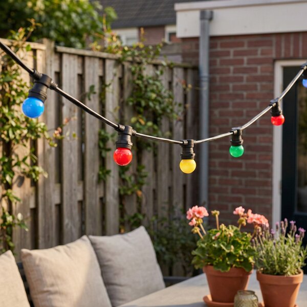 Catena luminosa nera collegabile 10m con spina, 20 luci E27, IP64 - LUBBER