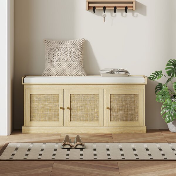 HOMCOM Panca Portascarpe per 9 Paia con 3 Ante in Rattan e Cuscino, 105x35x47 cm, Rovere | Aosom Italy