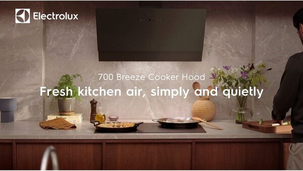 Electrolux Cappa Cucina Aspirante a Parete Larghezza 90 cm Profondit 40 cm Classe A+ colore Nero - LFV639K