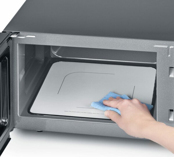 Severin Forno Microonde Combinato con Grill Capacit 20 Litri Potenza 800W colore Nero/Inox - MW 7762