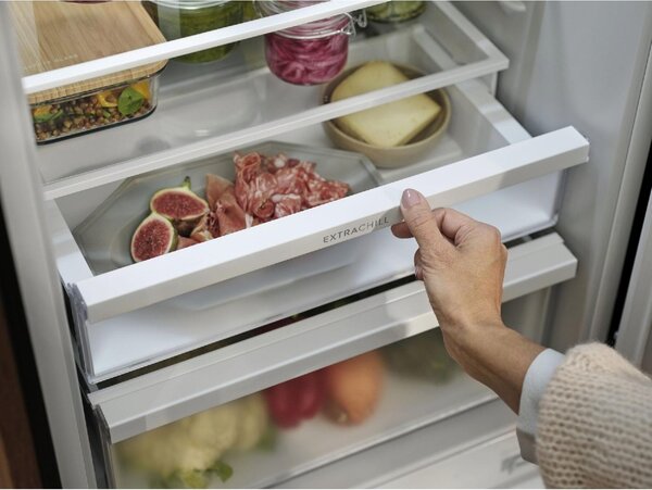Electrolux Frigorifero da Incasso Combinato Capacit 249 Litri Classe energetica D Raffreddamento No Frost colore Bianco - KNA7CD18S