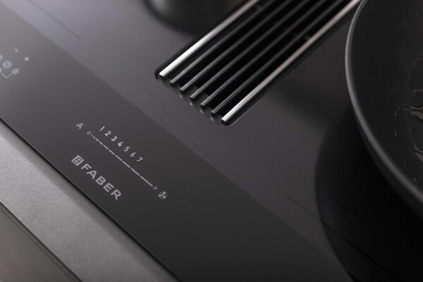 Faber Piano Cottura a Induzione con Cappa Integrata 4 Fuochi Larghezza 83 cm in Vetro colore Nero - GALILEO STRIPES F830