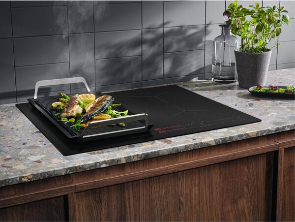 Electrolux Piano Cottura Induzione 4 Fuochi Larghezza 59 cm in Vetroceramica colore Nero - EIS62453IZ Serie 700 SenseBoil