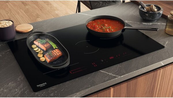 Hotpoint Ariston Piano Cottura Induzione 4 Fuochi Larghezza 80 cm in Vetroceramica colore Nero - HTX8015DNF