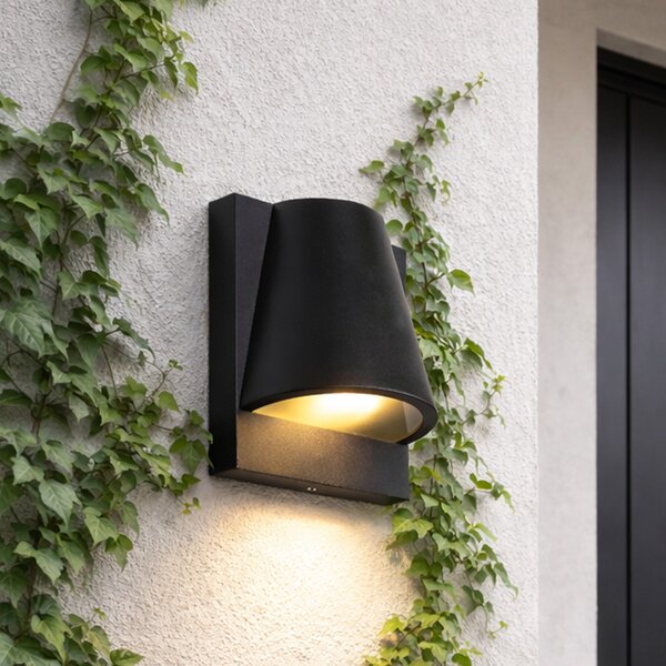 Lampada da parete per esterni di design nero IP44 - FEMKE