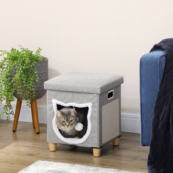 PawHut Casetta per Gatti con Tiragraffi, Cuscino e Pallina, in Legno e Poliestere, 35.5x35.5x42.5 cm, Crema e Grigio | Aosom Italy