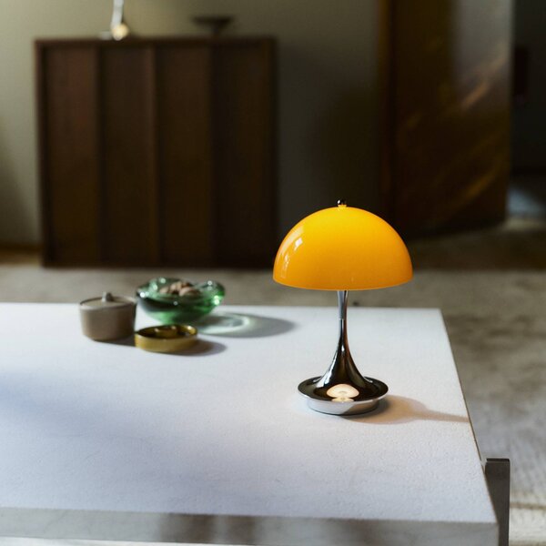Louis Poulsen Panthella 160 Portable Original, opale-arancione 160, dimmerabile, Giallo / Arancione, Soggiorno / Sala da pranzo, Plastica, Design