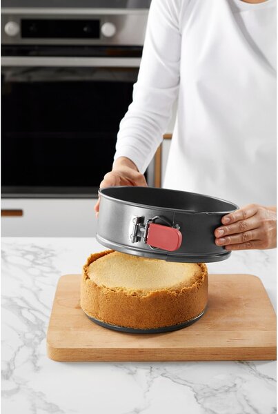 Stampo da forno in acciaio adatto per torta ø 24 cm – Lékué