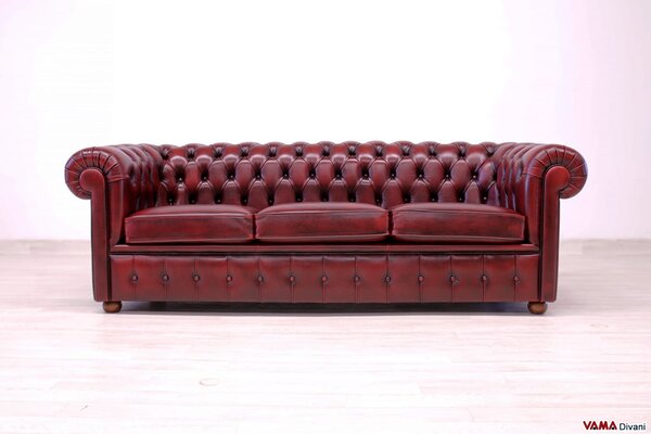 Divano Chester 3 posti vintage rosso