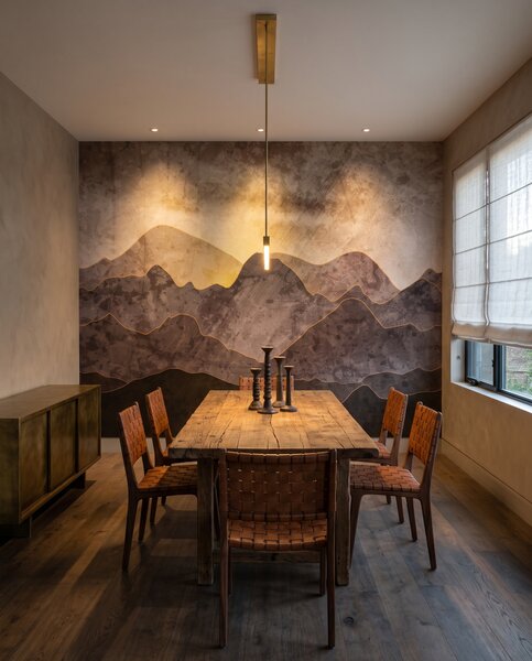 Carta da parati Sole dietro monti bruni, Orizzonti di montagna, Paesaggi - Tapeko.it