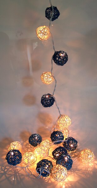 Catena luminosa a forma di sfera in rattan con 20 LED, colore turchese/bianco, dimensioni 7x7x350 cm