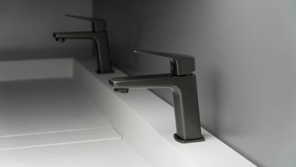 Miscelatore per lavabo verticale Deante titanio, ottone, ecologia, design