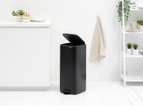 Cestino per la spazzatura nero opaco in acciaio con pedale 30 l Bo – Brabantia