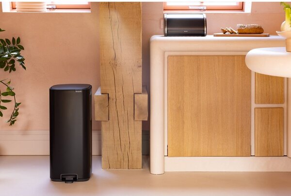 Cestino per la spazzatura nero opaco in acciaio con pedale 30 l Bo – Brabantia